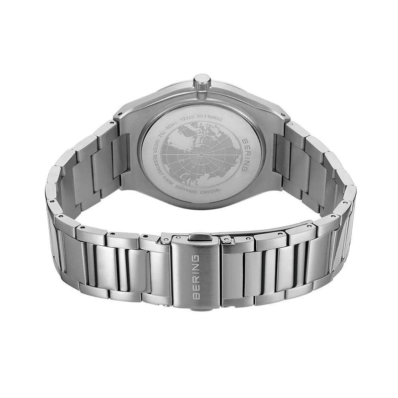 Bering Classic 17639-702 analog herrklocka med svart urtavla och armband i rostfritt stål