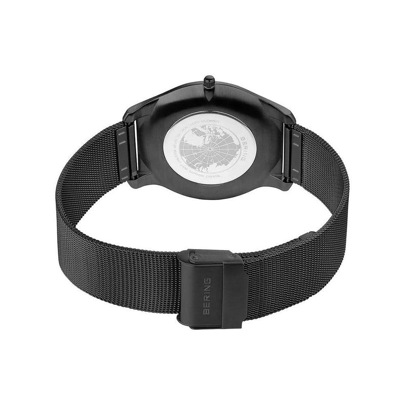 Bering Ultra Slim 18340-222 analog herrklocka med svart urtavla och armband i rostfritt stål