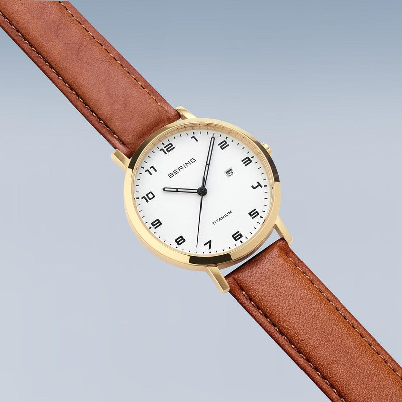 Bering Classic Ø34mm 18634-534 analog damklocka med vit urtavla och armband i läder