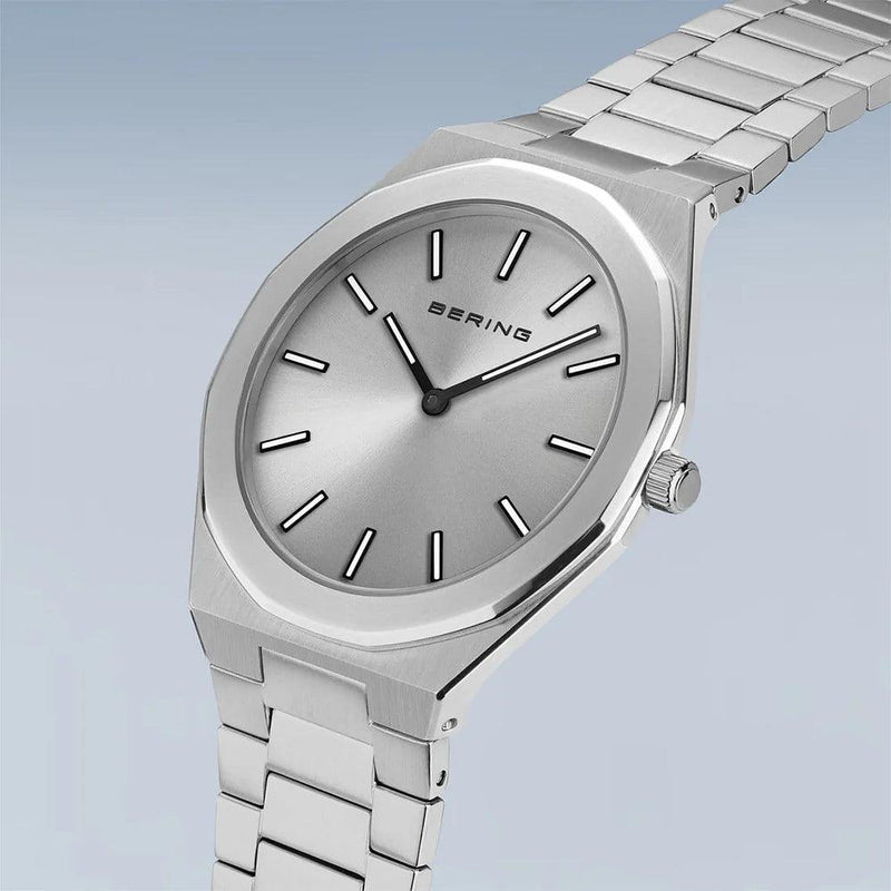 Bering Classic 19641-700 analog herrklocka med silver urtavla och armband i rostfritt stål