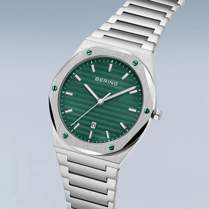 Bering Classic 19742-708 analog herrklocka med grön urtavla och armband i rostfritt stål