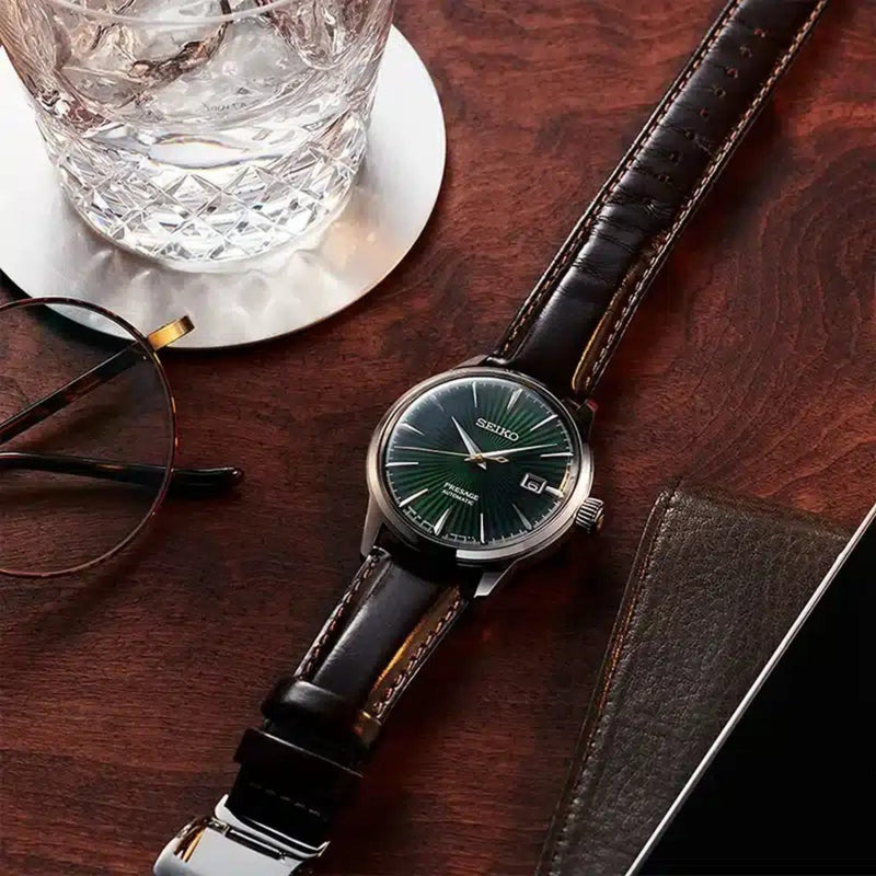 Seiko Presage Cocktail SRPD37J1 analog herrklocka med grön urtavla och armband i läder