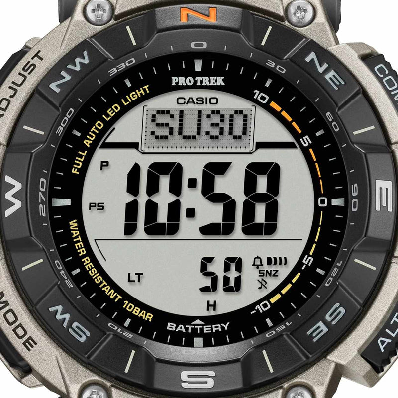 Casio Pro Trek PRG-340T-7ER digital herrklocka med svart urtavla och armband i titan