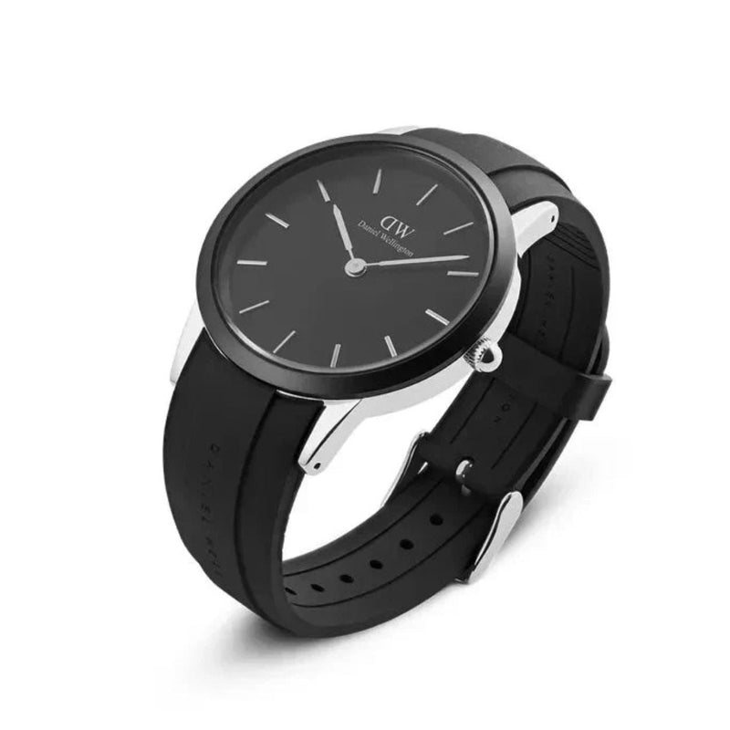 Daniel Wellington Iconic Motion DW00100612 analog herrklocka med svart urtavla och armband i silikon