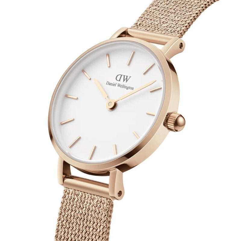 Daniel Wellington Petite Pressed DW00100447 analog damklocka med vit urtavla och armband i rostfritt stål