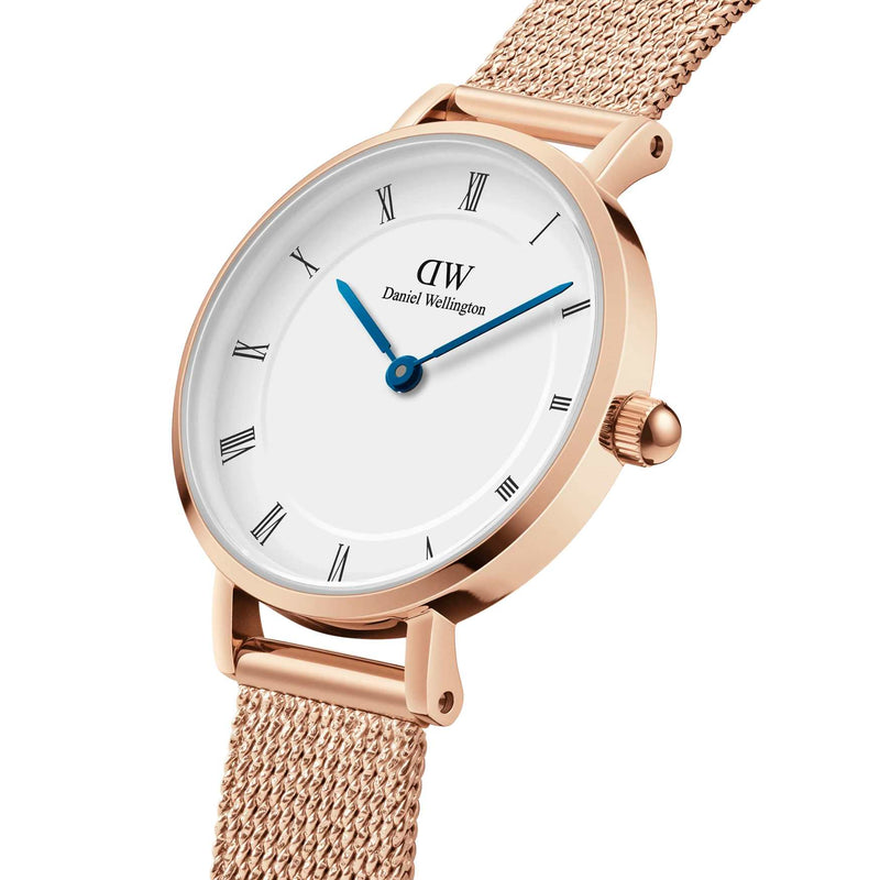 Daniel Wellington Petite Roman Numerals DW00100681 analog damklocka med vit urtavla och armband i rostfritt stål