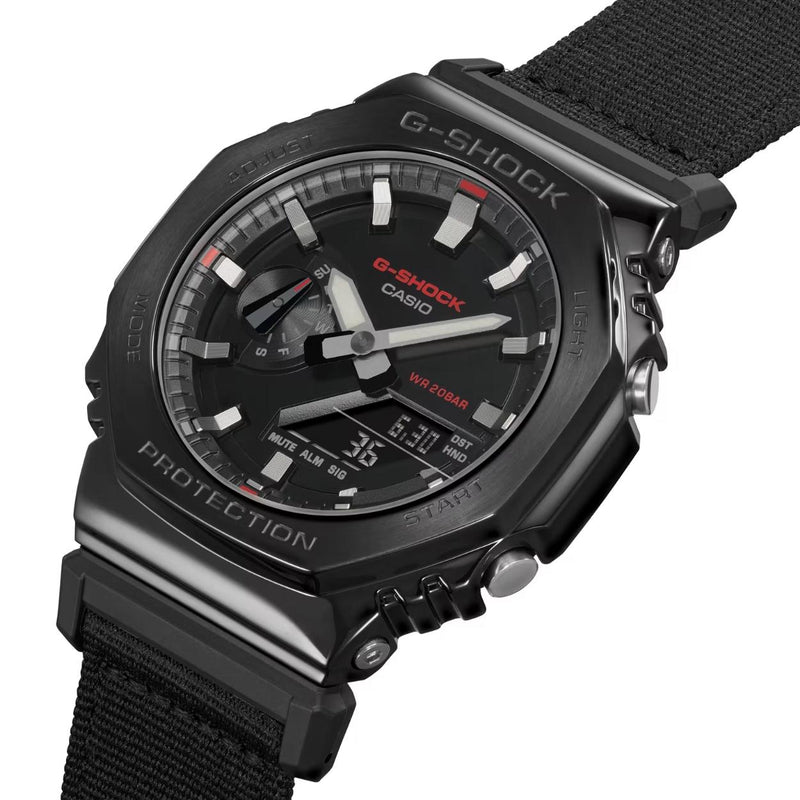 Casio G-Shock GM-2100CB-1AER ana-digi unisexklocka med svart urtavla och armband i textil