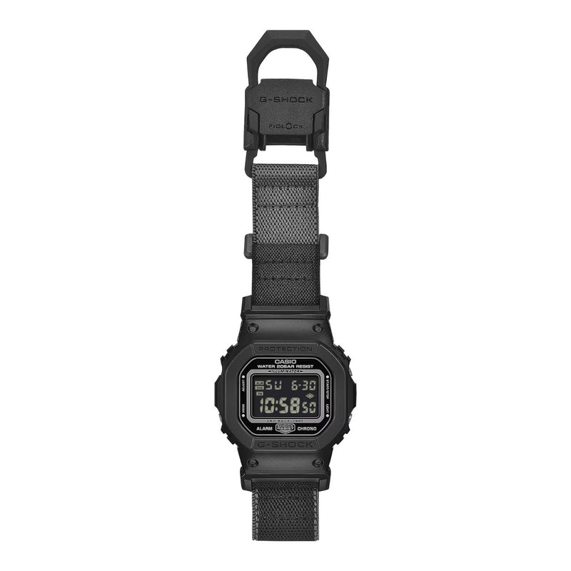 Casio G-Shock DW-5600MNC-1ER digital unisexklocka med svart urtavla och armband i resin