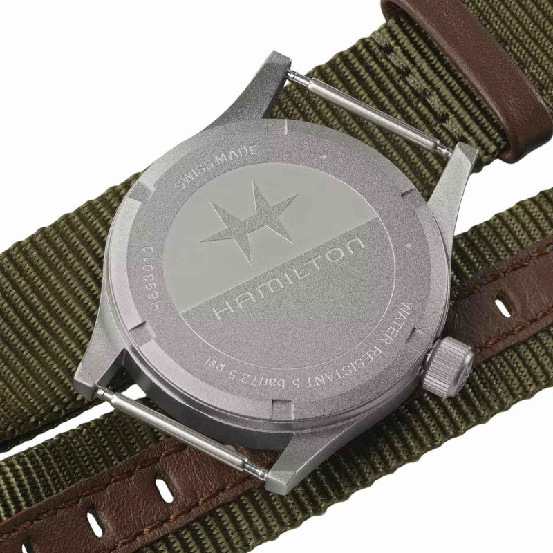 Hamilton Khaki Field Quartz H69301930 analog unisexklocka med svart urtavla och armband i textil