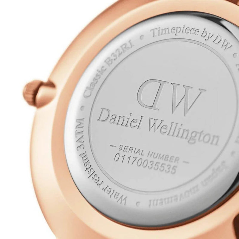 Daniel Wellington Petite St Mawes DW00100175 analog damklocka med vit urtavla och armband i läder