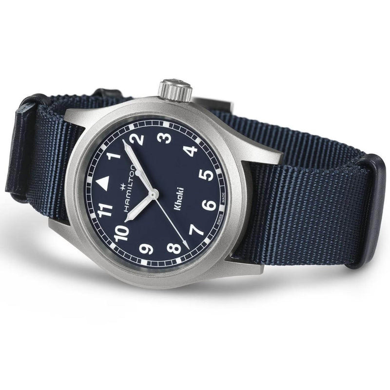 Hamilton Khaki Field Quartz H69401940 analog herrklocka med blå urtavla och armband i rostfritt stål