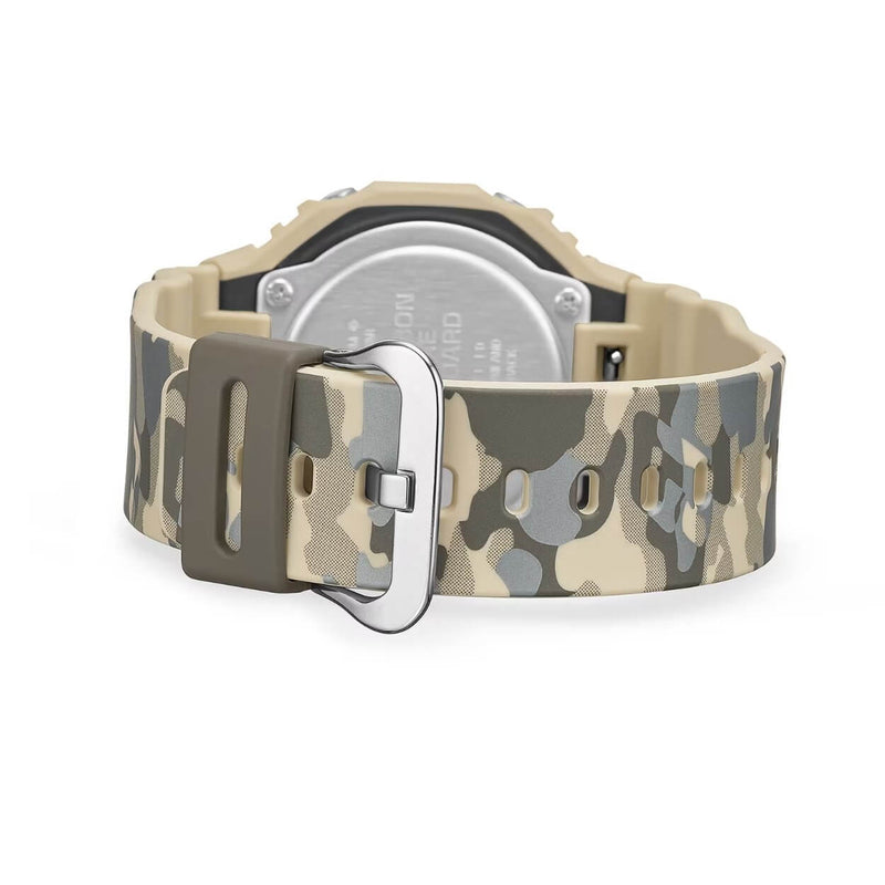 Casio G-Shock GA-2100CM-5AER digital herrklocka med svart urtavla och armband i resin
