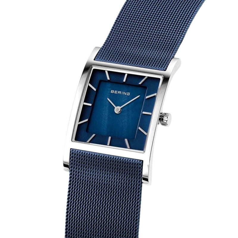 Bering Classic 10426-307-S analog damklocka med blå urtavla och armband i mesh