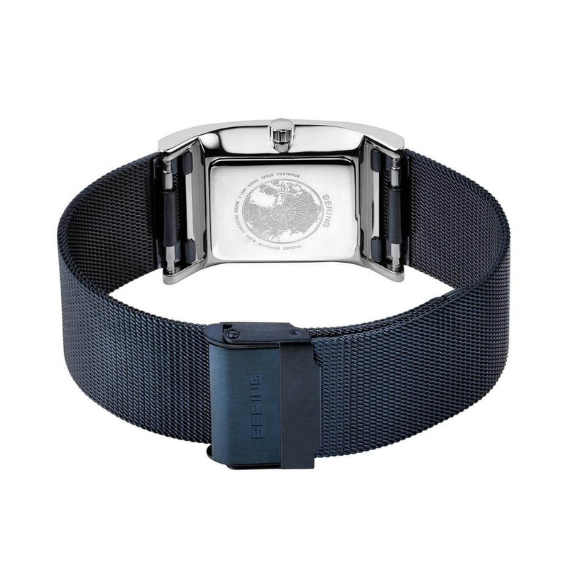 Bering Classic 10426-307-S analog damklocka med blå urtavla och armband i mesh
