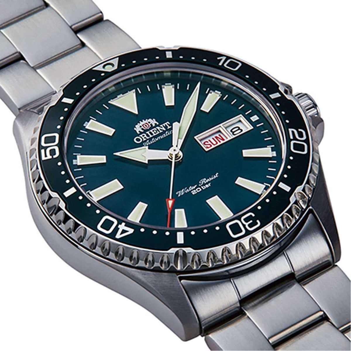 Orient Contemporary RA-AA0004E39B analog herrklocka med grön urtavla och armband i rostfritt stål