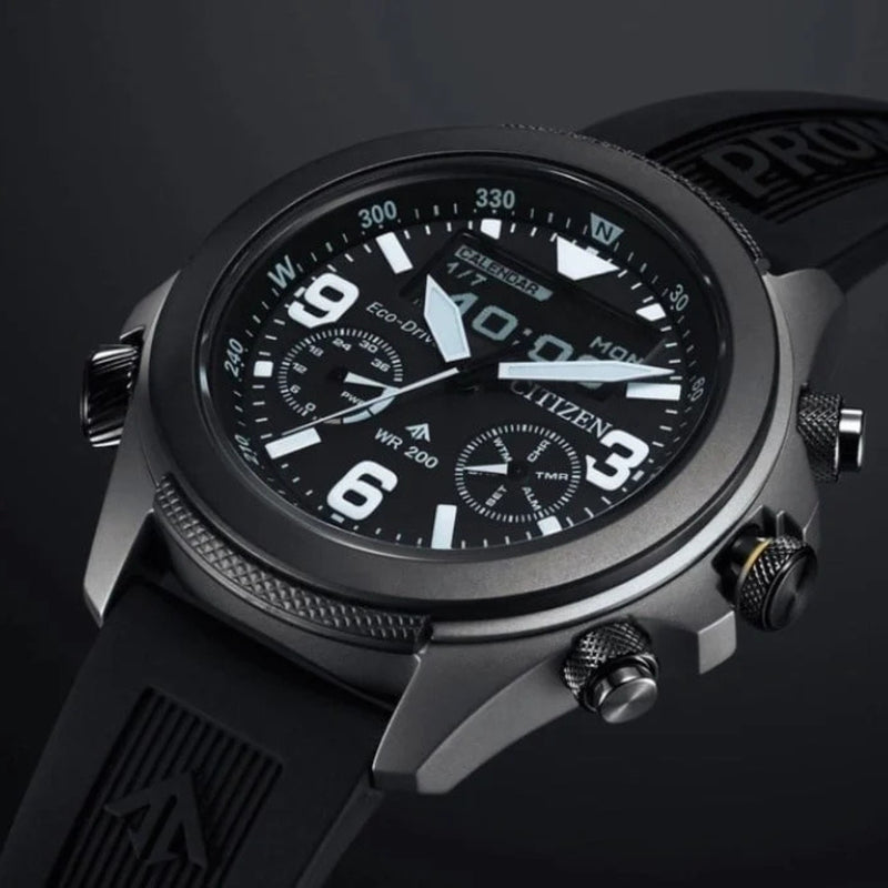 Citizien Promaster Land Eco- Drive JV1007-07E ana-digi herrklocka med svart urtavla och armband i gummi