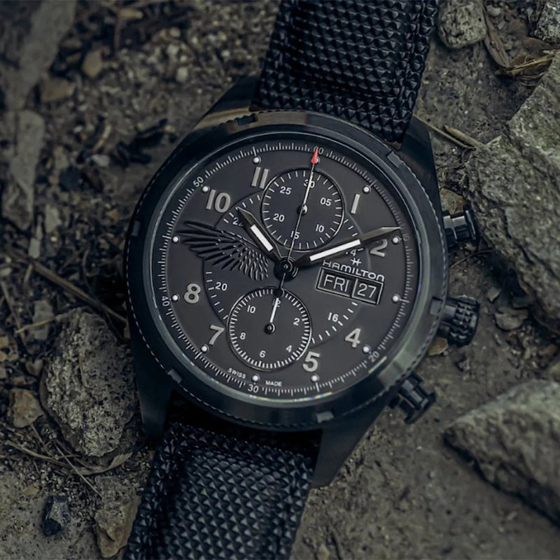 Hamilton Khaki Field Auto Chrono Resident Evil Requie H71636330 analog herrklocka med svart urtavla och armband i gummi