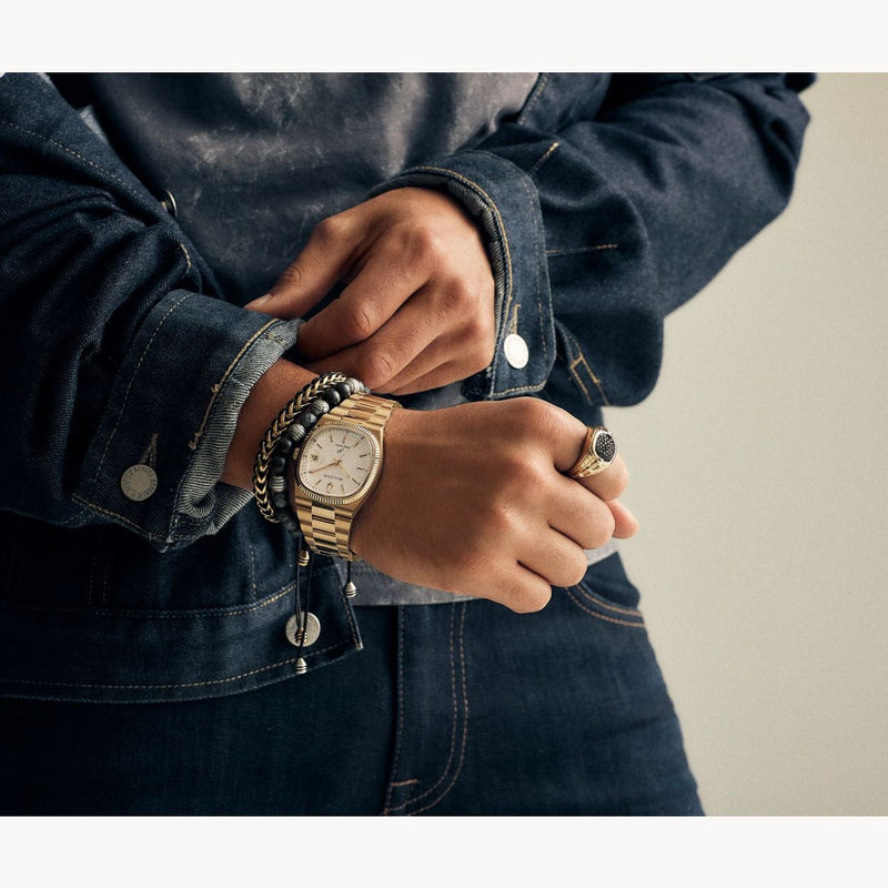 Bulova Classic Super Seville 97B223 analog unisexklocka med vit urtavla och armband i rostfritt stål