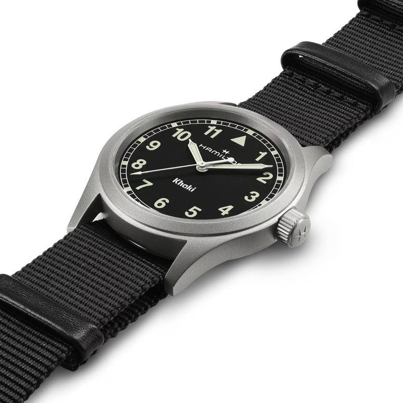 Hamilton Khaki Field Quartz H69401430 analog herrklocka med svart urtavla och armband i rostfritt stål