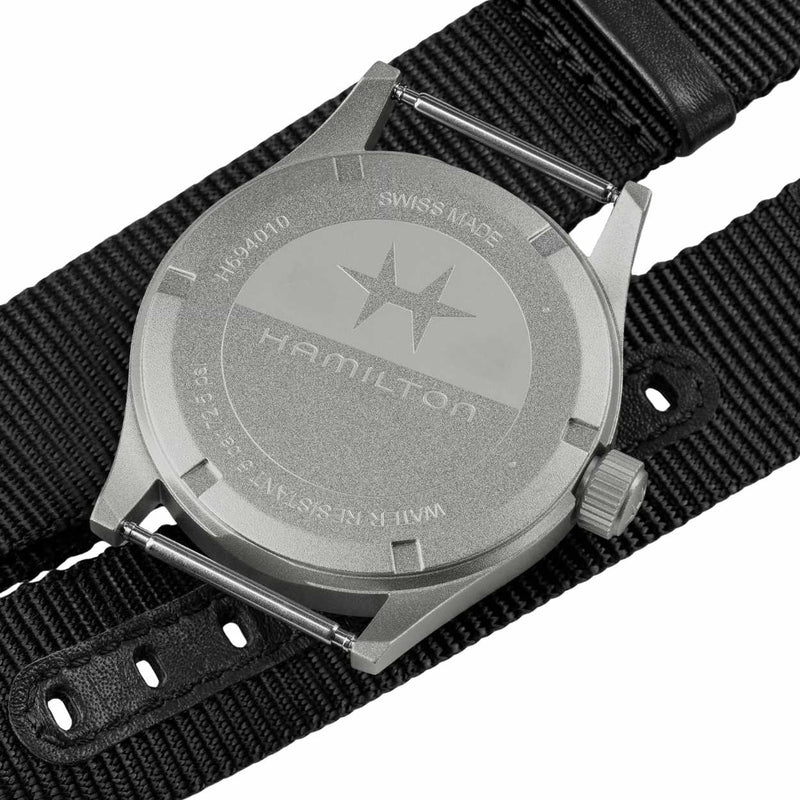 Hamilton Khaki Field Quartz H69401430 analog herrklocka med svart urtavla och armband i rostfritt stål
