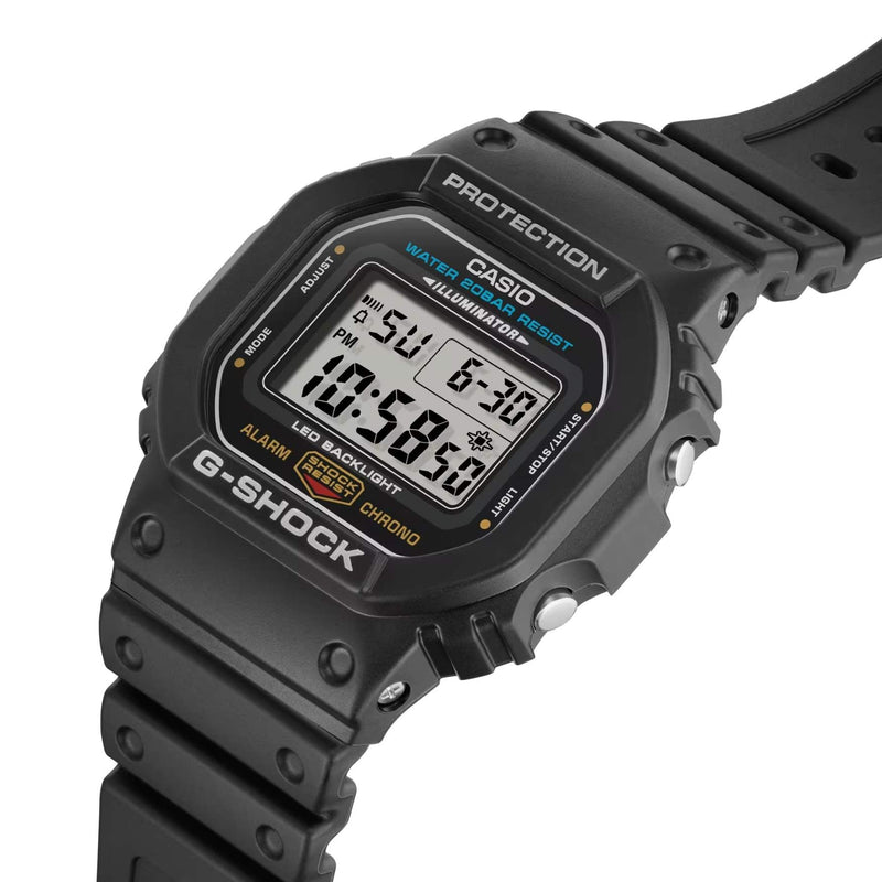 Casio G-Shock DW-5600UE-1ER digital unisexklocka med svart urtavla och armband i resin