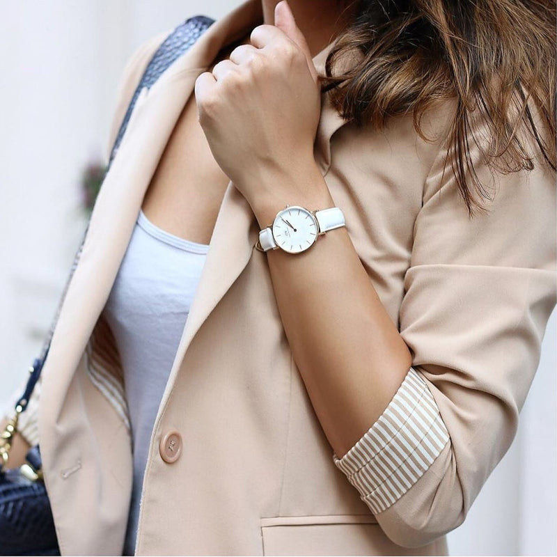 Daniel Wellington Classic Petite DW00100249 analog damklocka med vit urtavla och armband i läder