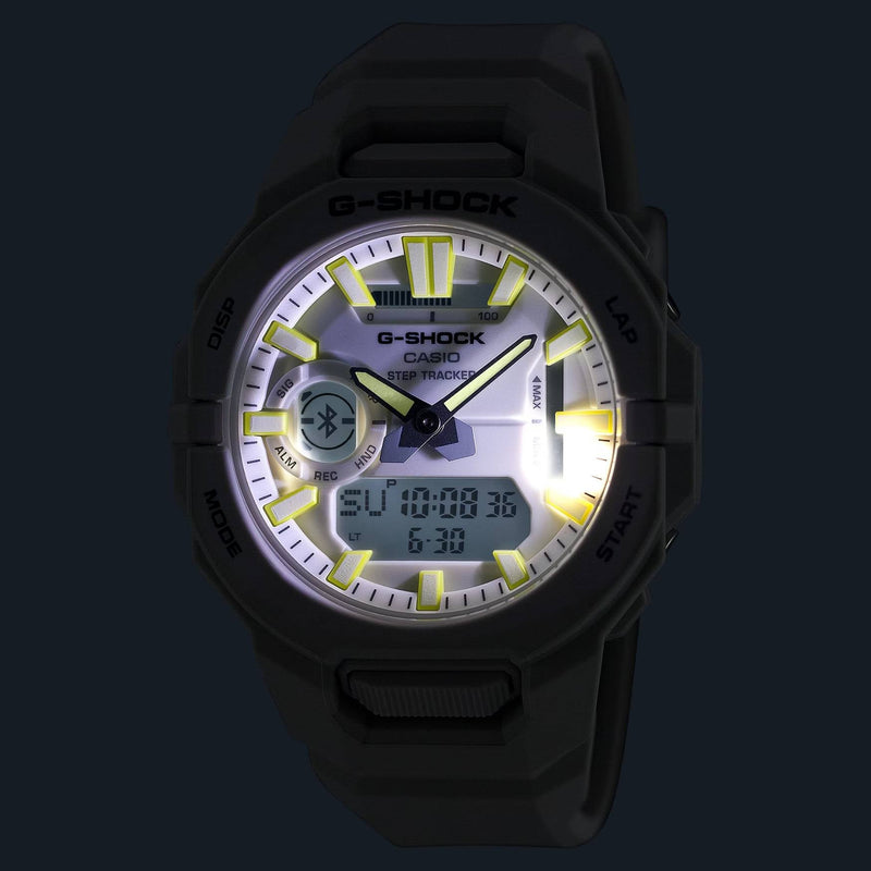 Casio G-Shock GBA-950-7AER digital unisexklocka med vit urtavla och armband i resin