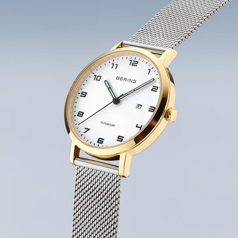 Bering Classic Ø34mm 18634-010 analog damklocka med vit urtavla och armband i titan