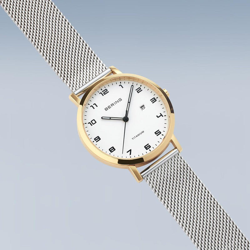 Bering Classic Ø34mm 18634-010 analog damklocka med vit urtavla och armband i titan