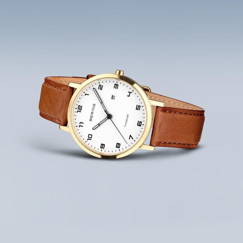 Bering Classic Ø34mm 18634-534 analog damklocka med vit urtavla och armband i läder