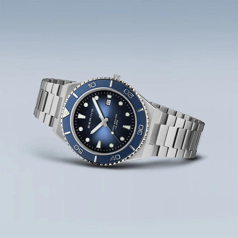 Bering Classic 18940-707 analog herrklocka med mörk blå urtavla och armband i rostfritt stål