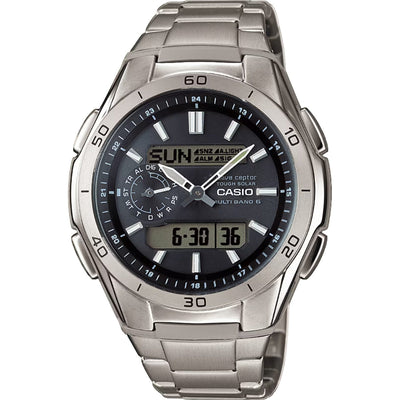 Casio Wave Ceptor WVA-M650TD-1AER digital herrklocka med grå urtavla och armband i titan