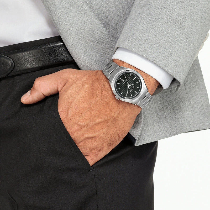Citizen Eco Drive AW1750-85E analog herrklocka med svart urtavla och armband i rostfritt stål