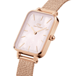Daniel Wellington Quadro Pressed Melrose DW00100510 analog damklocka med rosa urtavla och armband i rostfritt stål
