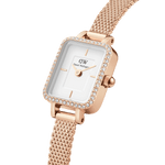 Daniel Wellington Quadro Mini Lumine Bezel Rose Gold analog damklocka med vit urtavla och armband i rostfritt stål