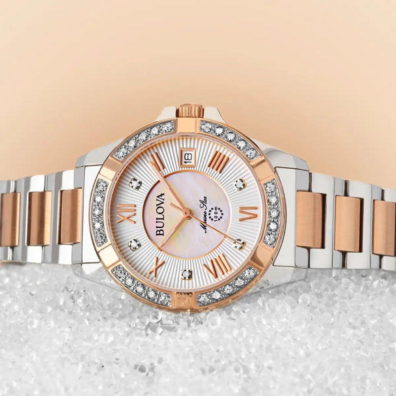 Bulova Marine Star Diamond 98R234 analog damklocka med vit urtavla och armband i rostfritt stål
