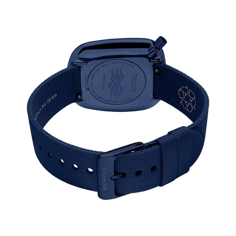 Bering Pebble 18040-397 analog herrklocka med blå urtavla och armband i nato