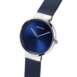 Bering Gift Set Blue analog damklocka med blå urtavla och armband i rostfritt stål