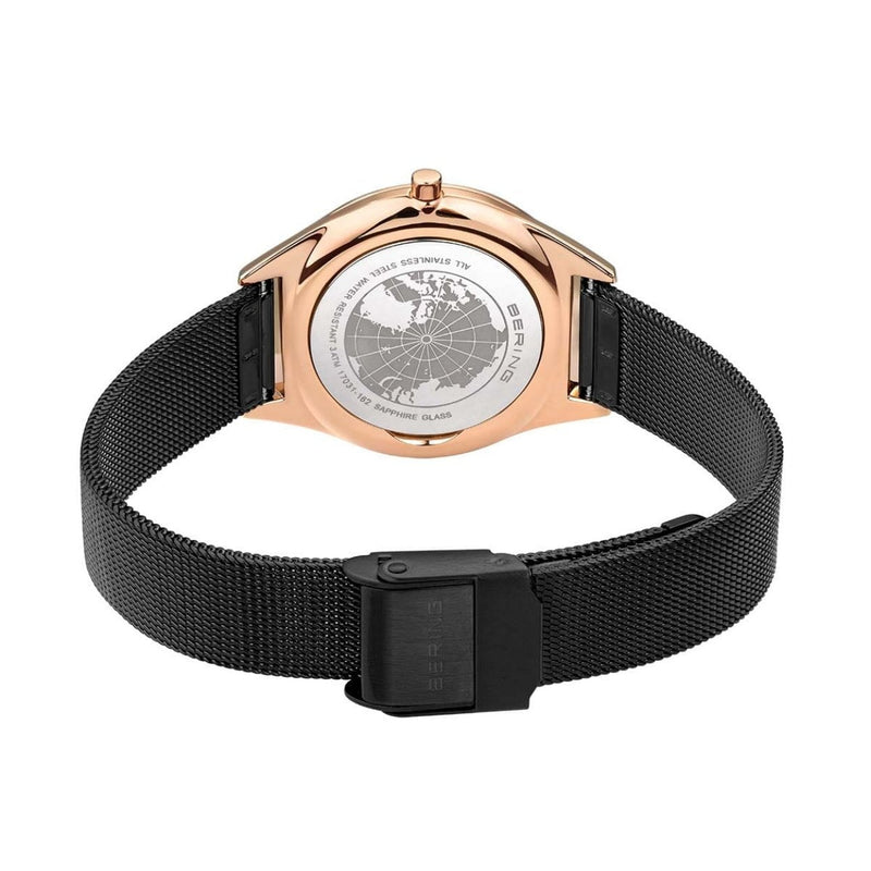 Bering Xmas Set Black analog damklocka med svart urtavla och armband i rostfritt stål