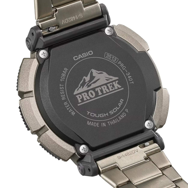 Casio Pro Trek PRG-340T-7ER digital herrklocka med svart urtavla och armband i titan