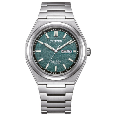 Citizen Super Titanium Eco-Drive AW0130-85XE analog herrklocka med grön urtavla och armband i titan