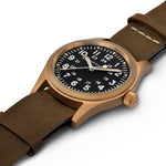 Hamilton Khaki Field Mechanical Bronze H69459530 analog herrklocka med svart urtavla och armband i läder