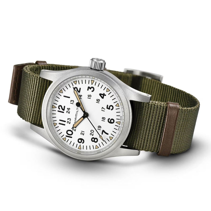 Hamilton Khaki Field Mechanical H69439411 analog herrklocka med vit urtavla och armband i textil