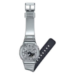 Casio G-Shock Fine Metallic GM-2100YM-8AER ana-digi herrklocka med silver urtavla och armband i rostfritt stål