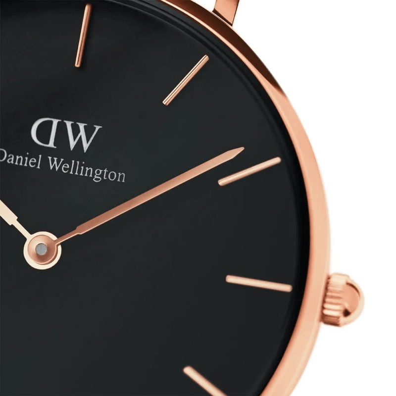 Daniel Wellington Petite Melrose Black DW00100303 analog damklocka med svart urtavla och armband i rostfritt stål