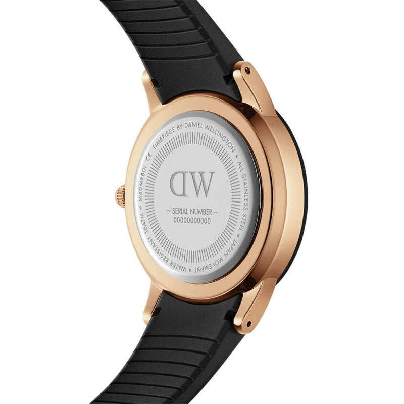 Daniel Wellington Iconic Motion DW00100611 analog herrklocka med svart urtavla och armband i silikon