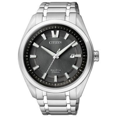 Citizen Super Titanium AW1240-57E analog herrklocka med svart urtavla och armband i titan