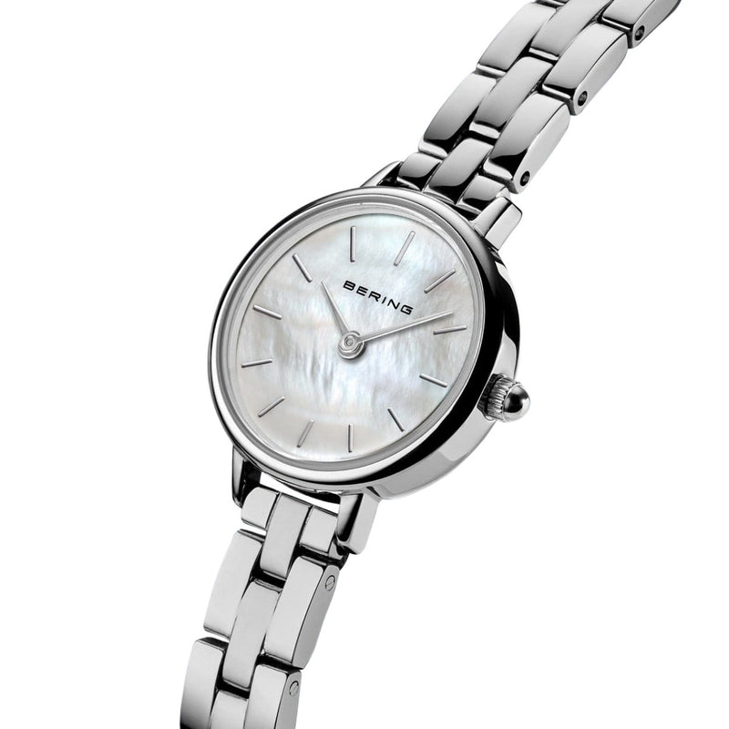 Bering Classic 11022-704 analog damklocka med pärlemor urtavla och armband i rostfritt stål