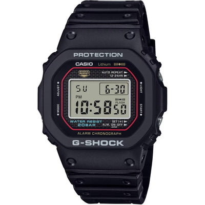 Casio G-Shock DW-5000R-1AER digital unisexklocka med svart urtavla och armband i resin