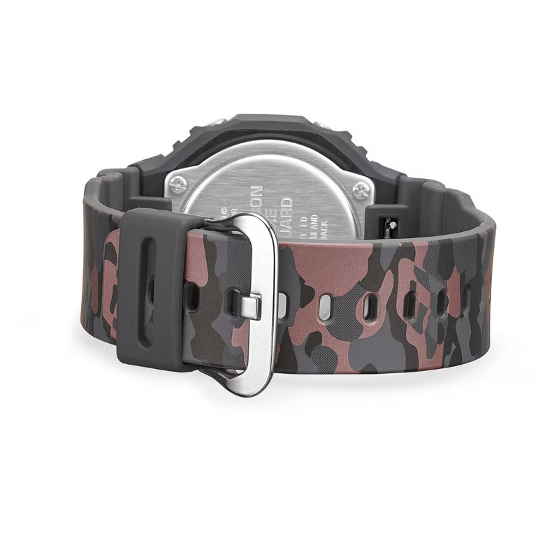 Casio G-Shock GA-2100CM-8AER ana-digi herrklocka med svart urtavla och armband i resin